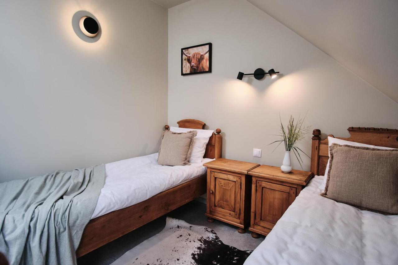 Hotel Pernigele Yelgavkrasty Dış mekan fotoğraf
