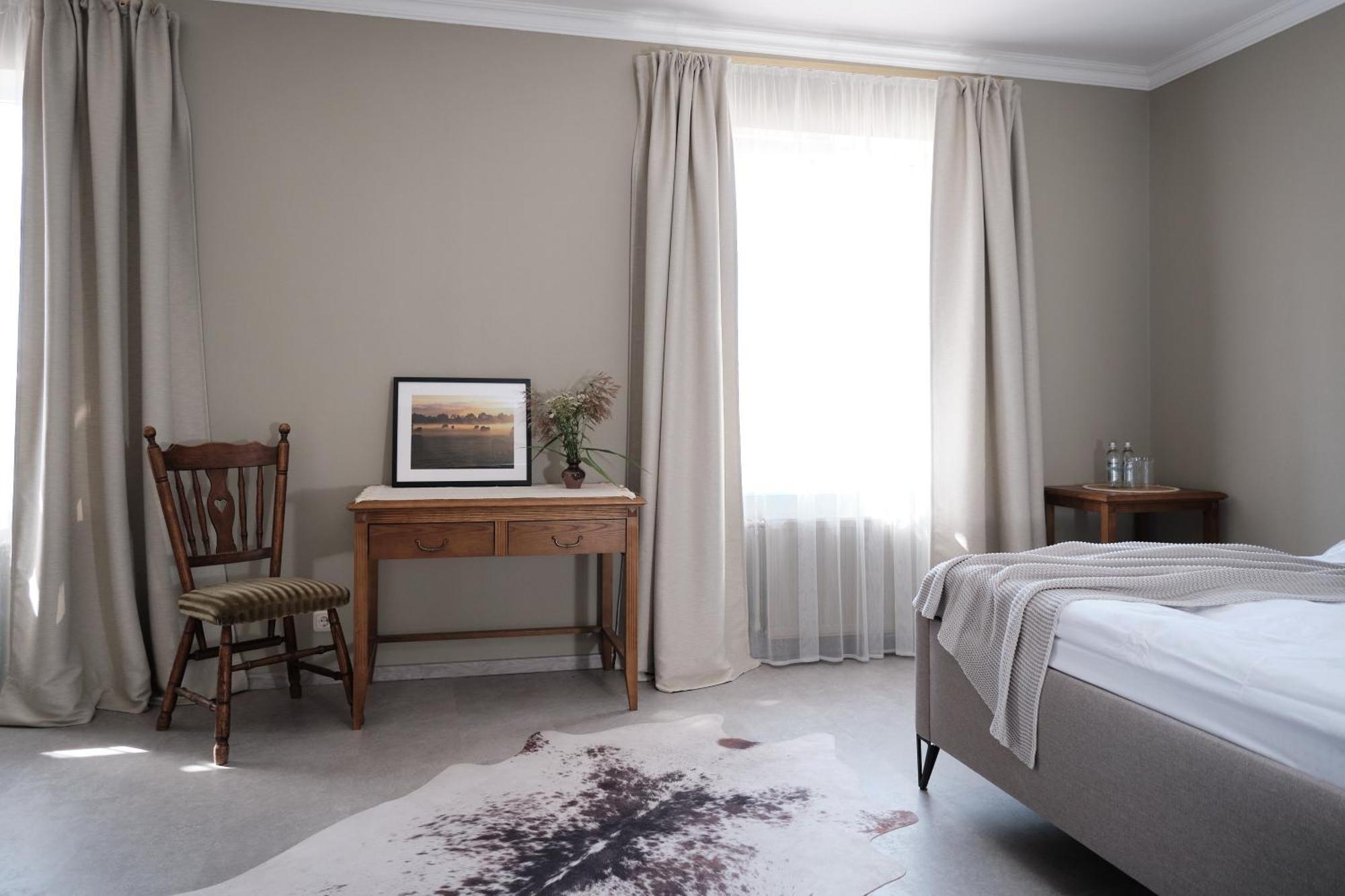 Hotel Pernigele Yelgavkrasty Dış mekan fotoğraf