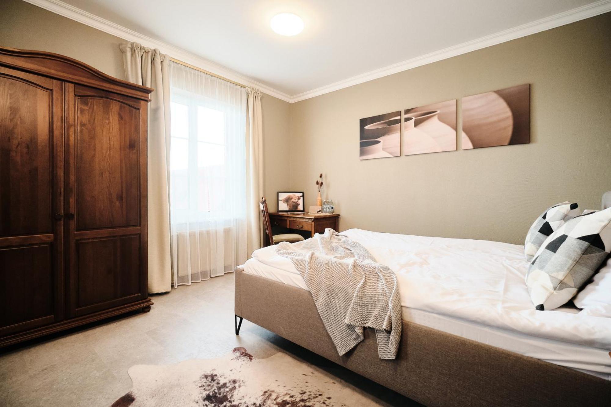 Hotel Pernigele Yelgavkrasty Dış mekan fotoğraf